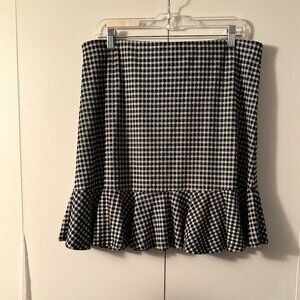 Loft black and white check skirt with flounce bottom.  20" from waist to bottom